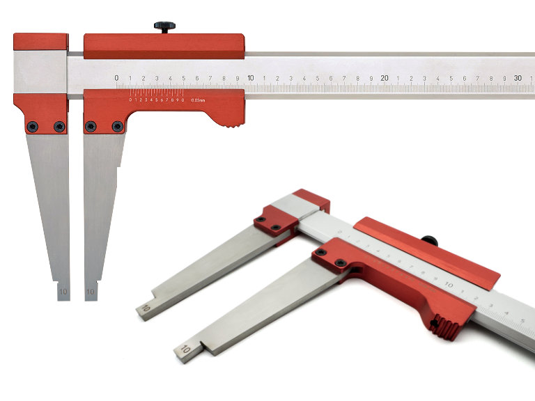 Analoge ALINOX Präzisions-Messschieber überzeugen durch ihre robuste Leichtbauweise aus Aluminium und gehärtetem, rostfreiem Stahl. Die lasergeteilte, geschwärzte Skala ermöglicht eine nahezu parallaxefreie und blendfreie Ablesung. Die verschleißarme Prismaführung aus Kunststoff sorgt für leichtgängiges, spielfreies Gleiten - auch bei großen Messbereichen bis 4000 mm. Ideal für Werkstatt, Fertigung und Montage.