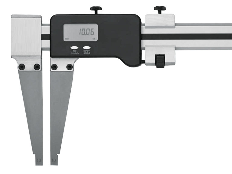 Digitale ALINOX Präzisions-Messschieber kombinieren die bewährte ALINOX-Leichtbaukonstruktion mit moderner Sylvac-Elektronik. Die digitale Anzeige ermöglicht eine schnelle, sichere Ablesung mit einer Auflösung von 0,01 mm bzw. 0,001 Zoll. Modelle mit Datenausgang zur PC-Anbindung sind verfügbar. Messbereiche bis 3000 mm und Schnabellängen bis 500 mm