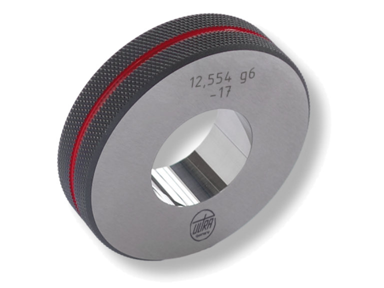 Ausschusslehrringe nach DIN 2254 für Durchmesser von 1,500 mm bis 50,000 mm mit einer Stufung von 0,001 mm. Ausführung für alle Toleranzarten Nennmaße oder ISO-Toleranzfelder ab Qualitätsstufe 6. Die Lehrringe werden aus gehärtetem Lehrenstahl gefertigt. Weitere Größen und feinere Toleranzen auf Anfrage. Ausschusslehrringe nach DIN 2254 für Durchmesser von 1,500 mm bis 50,000 mm mit einer Stufung von 0,001 mm. Ausführung für alle Toleranzarten Nennmaße oder ISO-Toleranzfelder ab Qualitätsstufe 6. Die Lehrringe werden aus gehärtetem Lehrenstahl gefertigt. Weitere Größen und feinere Toleranzen auf Anfrage.